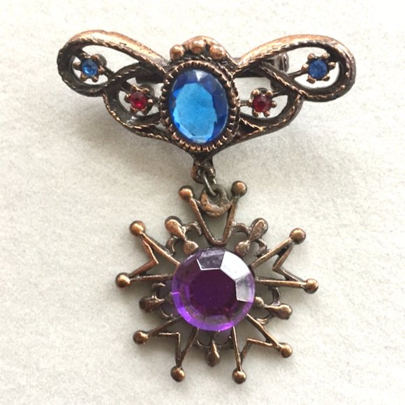 Lot of 2. Vintage Celtic Style Cross and Victorian Style Brooch - Picture 3 of 3